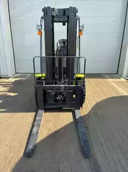 Dieselový VZV 2026  Clark GTS30D (3)