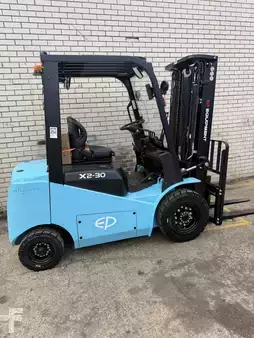 Elektro 4 Rad 2026  EP Equipment EFL302X2 (1)