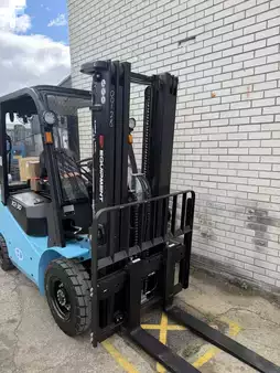 Elektro 4 Rad 2026  EP Equipment EFL302X2 (2)