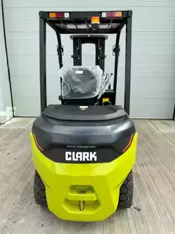 Eléctrica de 4 ruedas 2025 Clark L30XE (3)