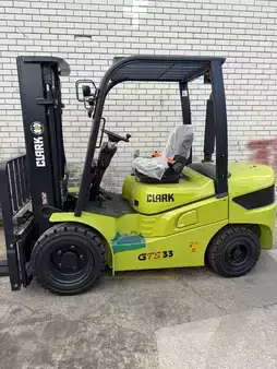 Dieselový VZV 2025  Clark GTS30D (1)