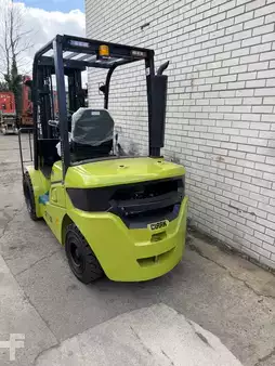 Dieselový VZV 2025  Clark GTS30D (3)