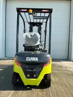 Eléctrica de 4 ruedas 2025  Clark SE20 (3)