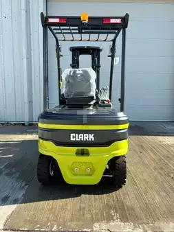 Eléctrica de 4 ruedas 2025  Clark SE25 (4)