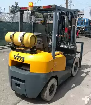 Montacargas diésel 2016  Vimar FG25 (6)