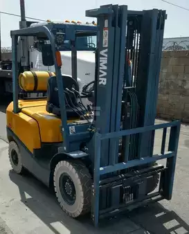 Montacargas diésel 2016  Vimar FG25 (9)