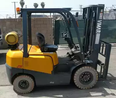 Montacargas diésel 2016  Vimar FG25 (7)