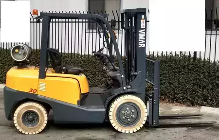 Montacargas diésel 2016  Vimar FG30 (2)