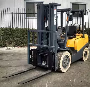 Montacargas diésel 2016  Vimar FG30 (3)