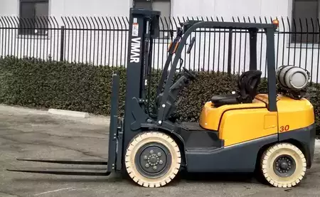 Montacargas diésel 2016  Vimar FG30 (4)