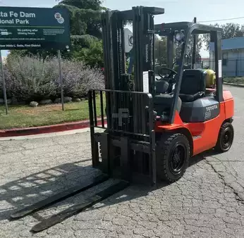 Diesel Forklifts 2005  Toyota 7FGU30 (1)