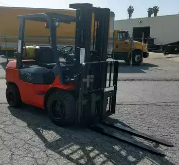 Diesel Forklifts 2005  Toyota 7FGU30 (6)