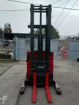 Reach Trucks 2006  Raymond EASi-R30TT (2)