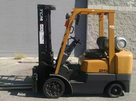 Diesel Forklifts 2007  TCM FCG25-3L (2)