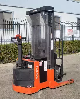 Reachstackers  Toyota 6BWR15 (3)