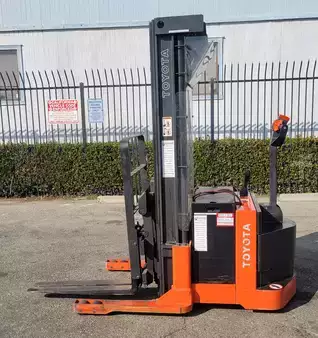 Reachstackers  Toyota 6BWR15 (6)