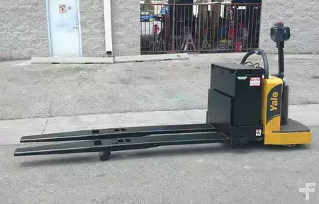 Electric Pallet Jacks 2015  Yale MPE080LVGN24T2896 (3)