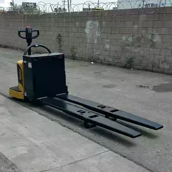 Electric Pallet Jacks 2015  Yale MPE080LVGN24T2896 (8)