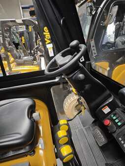 Eléctrico - 4 rodas 2025 Yale ERP25UX (3)