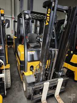 Empilhador a gás 2016 Yale GLP 16 VX (3)