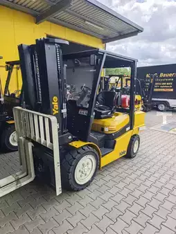 Nestekaasutrukki 2025  Yale GLP3.5N (1)