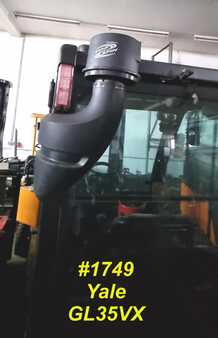 LPG Forklifts 2017  Yale GLP35VX (4)