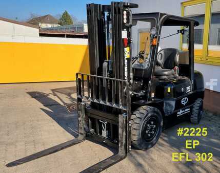 4-wiel elektrische heftrucks 2021  EP Equipment EFL 302 Li-Ionen  (1)