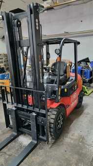 Electric - 4 wheels 2021  EP Equipment EFL 302 Li-Ionen (1)