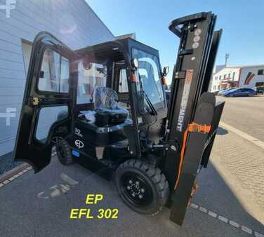 Chariot 4 roues électrique 2022  EP Equipment EFL 302 Li-Ionen (8)