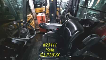 LPG Forklifts 2021  Yale GLP30VX (2)