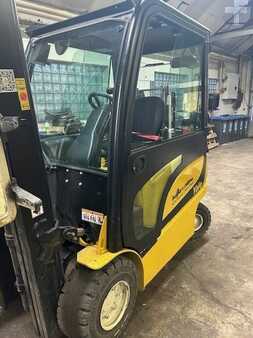 Carrelli elettrici 4 ruote 2023  Yale ERP25VL (1)