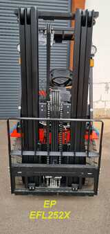 4-wiel elektrische heftrucks 2023  EP Equipment EFL252X (2)