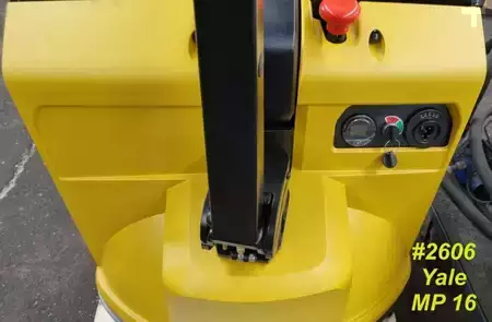 Nízkozdvižný vozík 2026  Yale MP 16 (3)