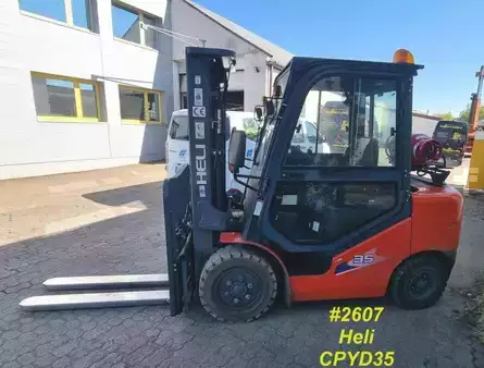 Gázüzemű targoncák 2020  Heli CPYD 35 (1)