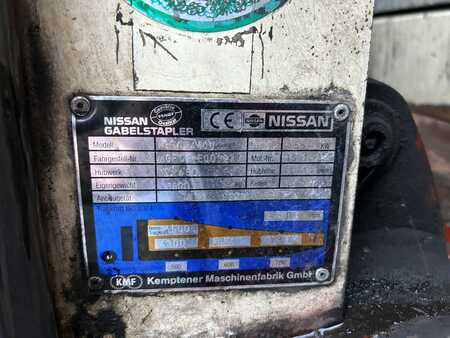 Diesel gaffeltruck 2001  Nissan WGF03A40U (9)