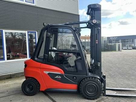 Diesel Forklifts 2023  Linde H30D-01 (2) 