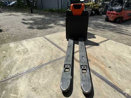 Electric Pallet Trucks 2018  Toyota OSE250 (3)