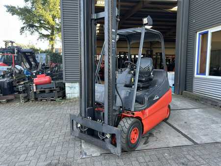 Elektro 4 Rad 2006  Linde E25-02 (6)