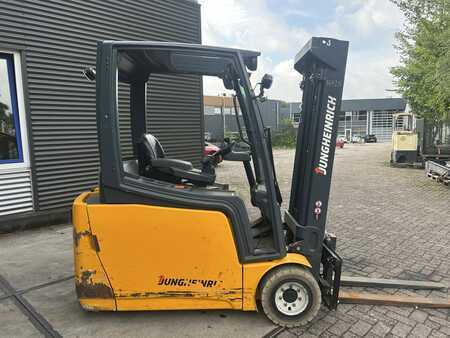 Elektromos 3 kerekű 2014  Jungheinrich EFG220 (2)