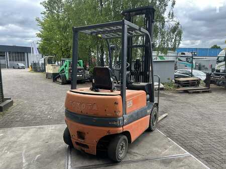El Truck - 4-hjul 2001  Toyota FBMF25 (3)