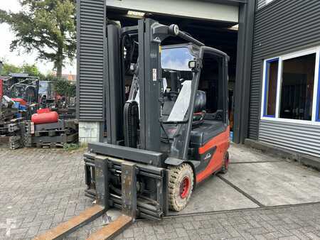 4-wiel elektrische heftrucks 2018  Linde E30L-01 (6)