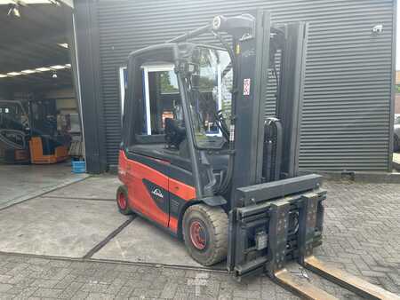 4-wiel elektrische heftrucks 2018  Linde E30L-01 (1)