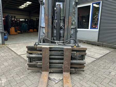 Electric - 4 wheels 2013  Linde E35L-01 (7)