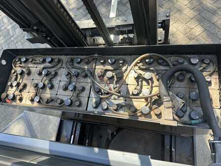 Schubmaststapler 2018  Linde R14-01 (9)