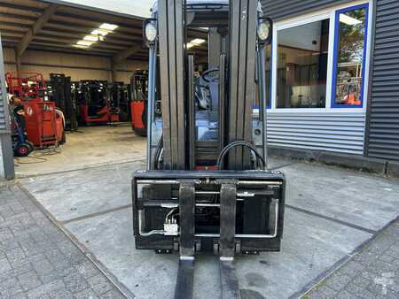 3-wiel elektrische heftrucks 2017  Toyota 8FBE18T (7)