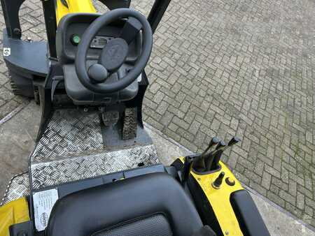 Articulated Trucks / VNA 2015  Aisle Master 20WHE (8)