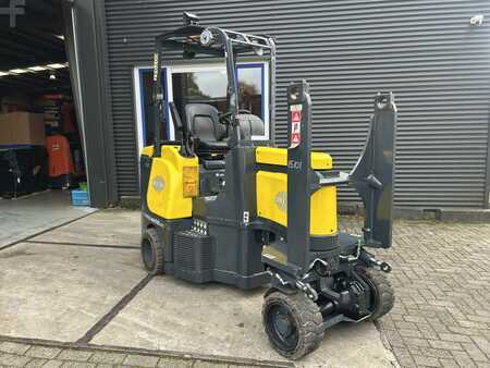 Articulated Trucks / VNA 2015  Aisle Master 20SHE (1)