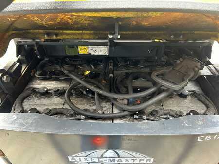 Articulated Trucks / VNA 2015  Aisle Master 20SHE (10)