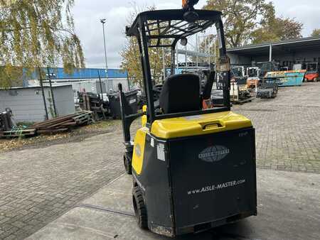 Articulated Trucks / VNA 2015  Aisle Master 20SHE (4)
