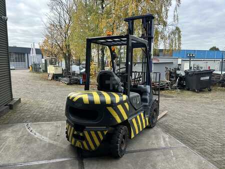 Chariots élévateurs diesel 2000  Komatsu FD25T12 (3)